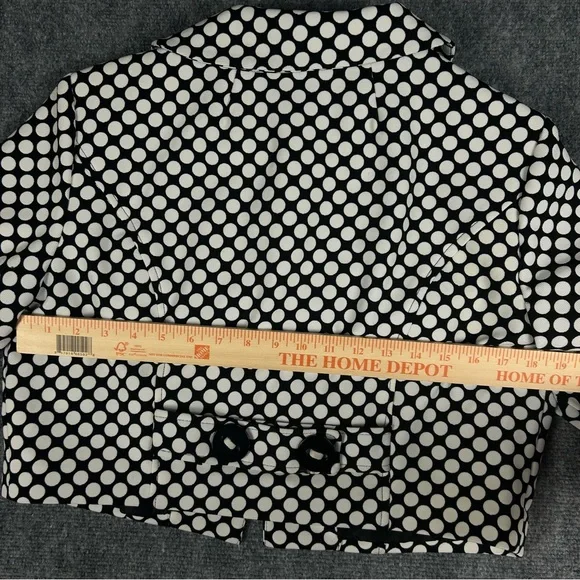 Black and White Polka Dot Cropped Jacket with 3/4 sleeves - Picture 6 of 9